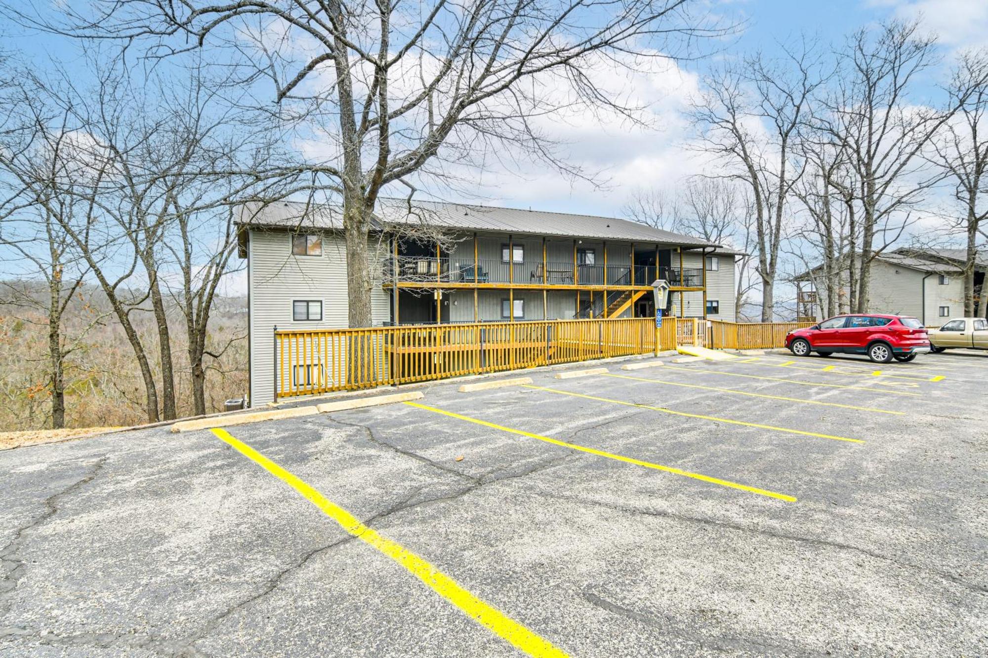 Inviting Branson West Condo With Pool Access Exterior photo