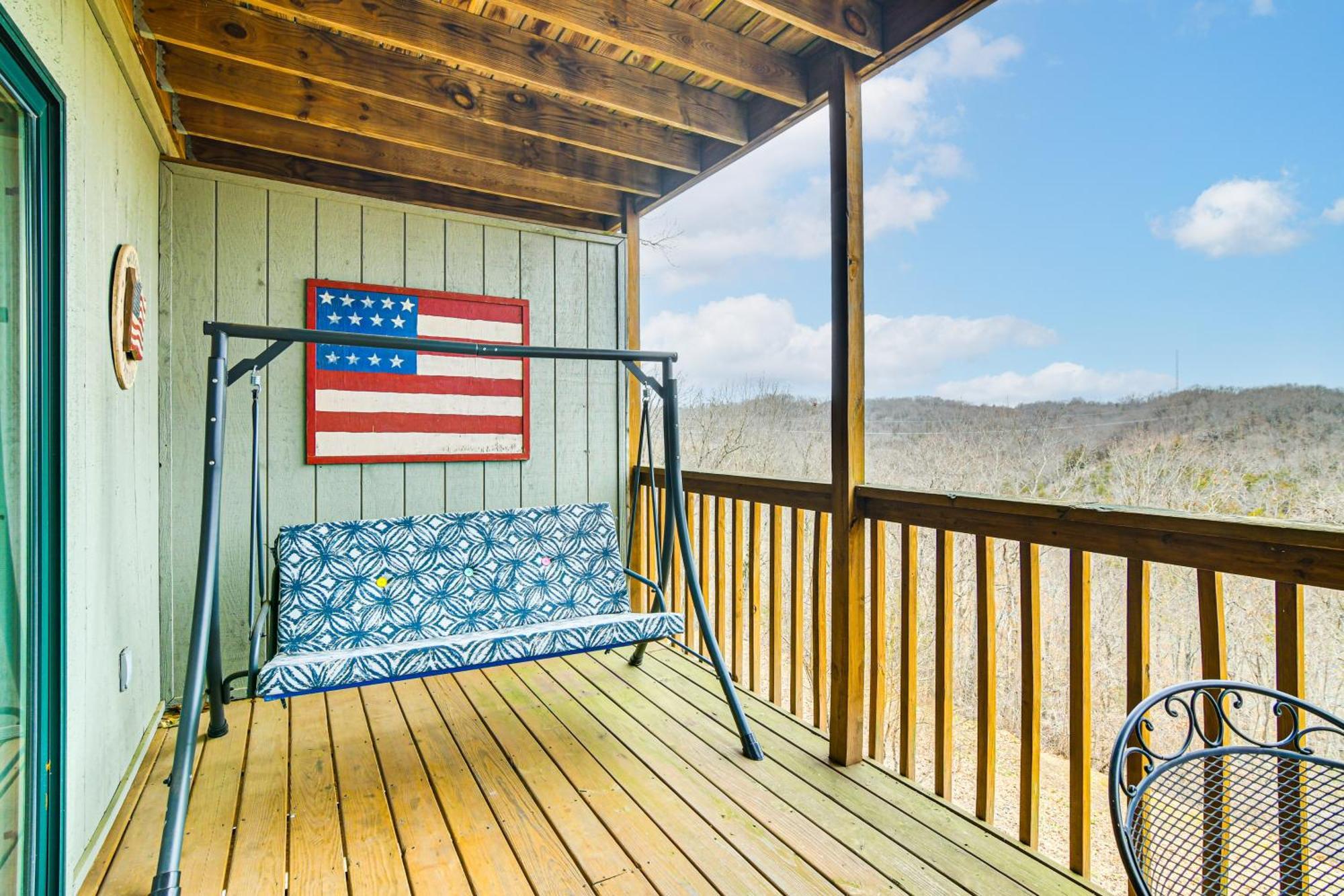 Inviting Branson West Condo With Pool Access Exterior photo