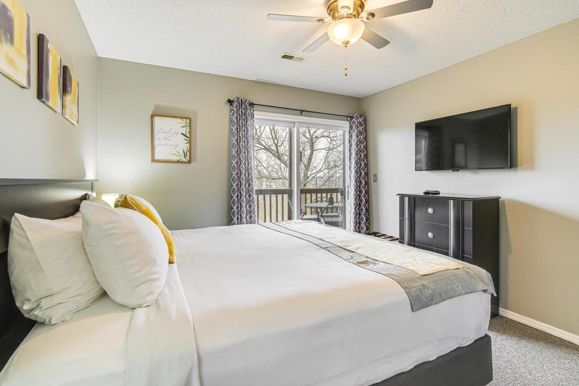 Inviting Branson West Condo With Pool Access Exterior photo