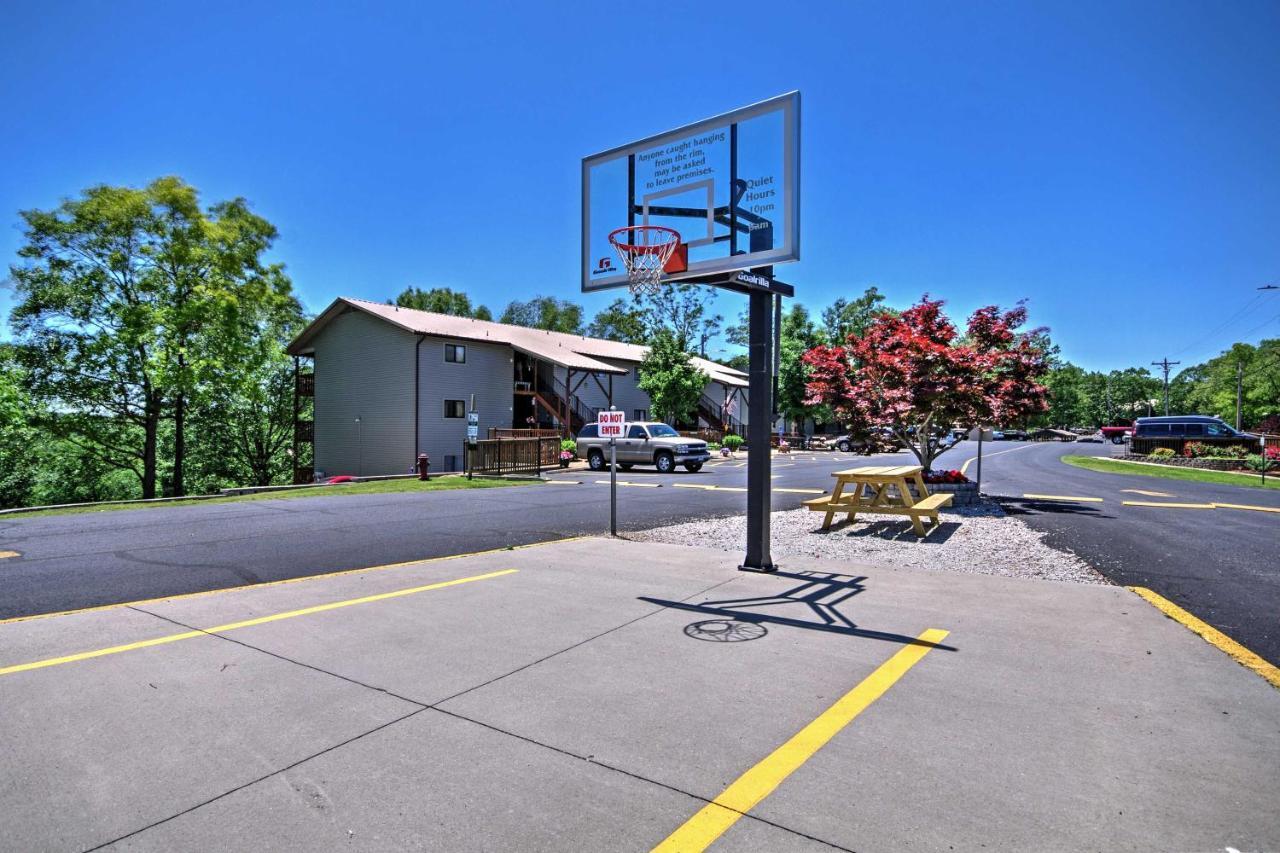 Inviting Branson West Condo With Pool Access Exterior photo