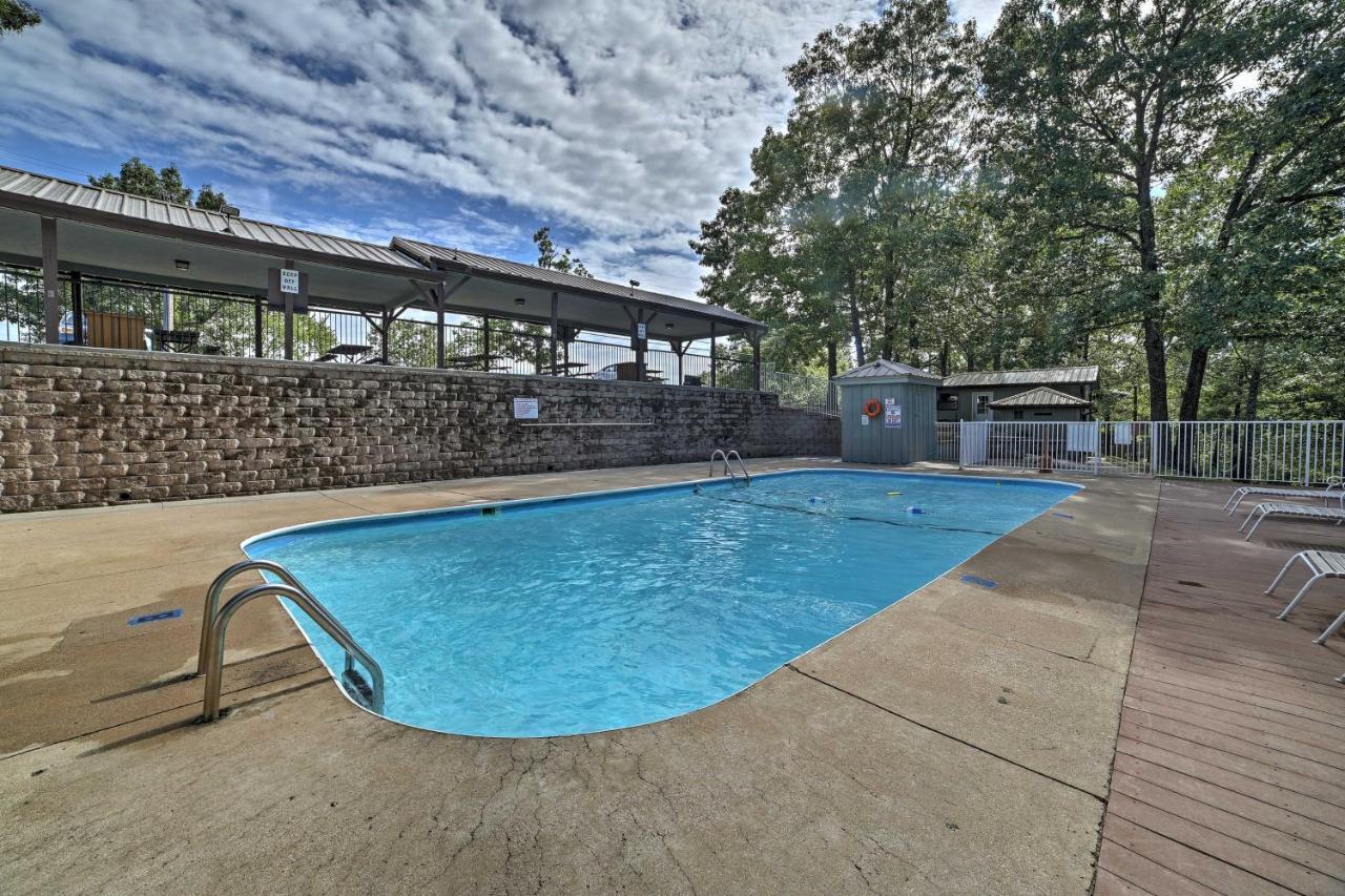 Inviting Branson West Condo With Pool Access Exterior photo